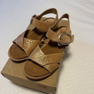 Sofft Bayo Leather/Suede Casual Luxe Sandal